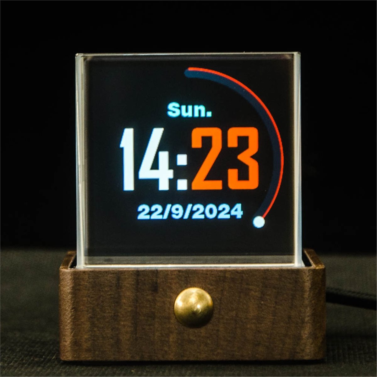 Tech Trend Accessories - [2026 Trend] Cube-Max Big Tech Kristalldisplay