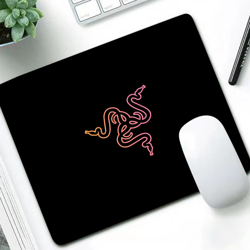 Tech Accessories For Desk - Razer Luxus Mauspad Anime Gamer Schreibtisch