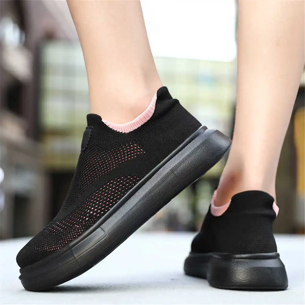 Tech Trend Accessories - Plattform Strümpfe braune Schuhe für Frau